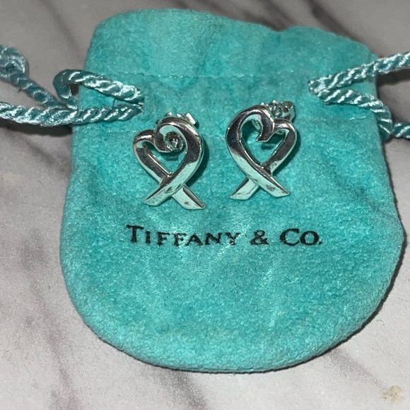 Preloved Tiffany earrings 925 silver excellent condition comes with dust bag - Picture 1 of 6